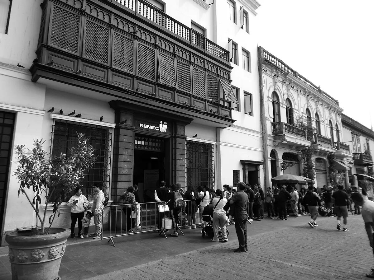 Oficina del RENIEC en el centro de Lima con atención al público